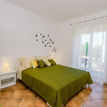 Apartmani Nina โรวีน ภายนอก รูปภาพ