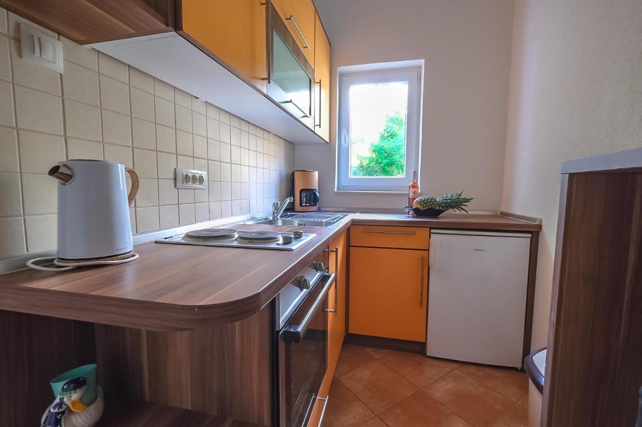 Apartmani Nina โรวีน ภายนอก รูปภาพ