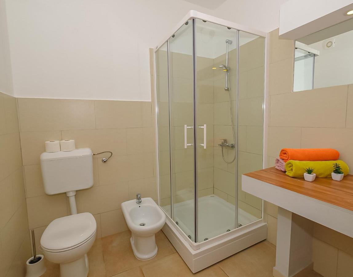 Apartmani Nina โรวีน ภายนอก รูปภาพ