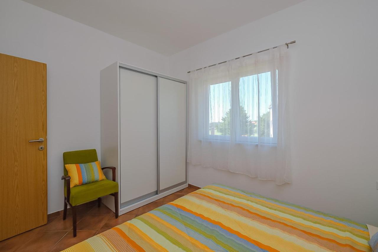 Apartmani Nina โรวีน ภายนอก รูปภาพ
