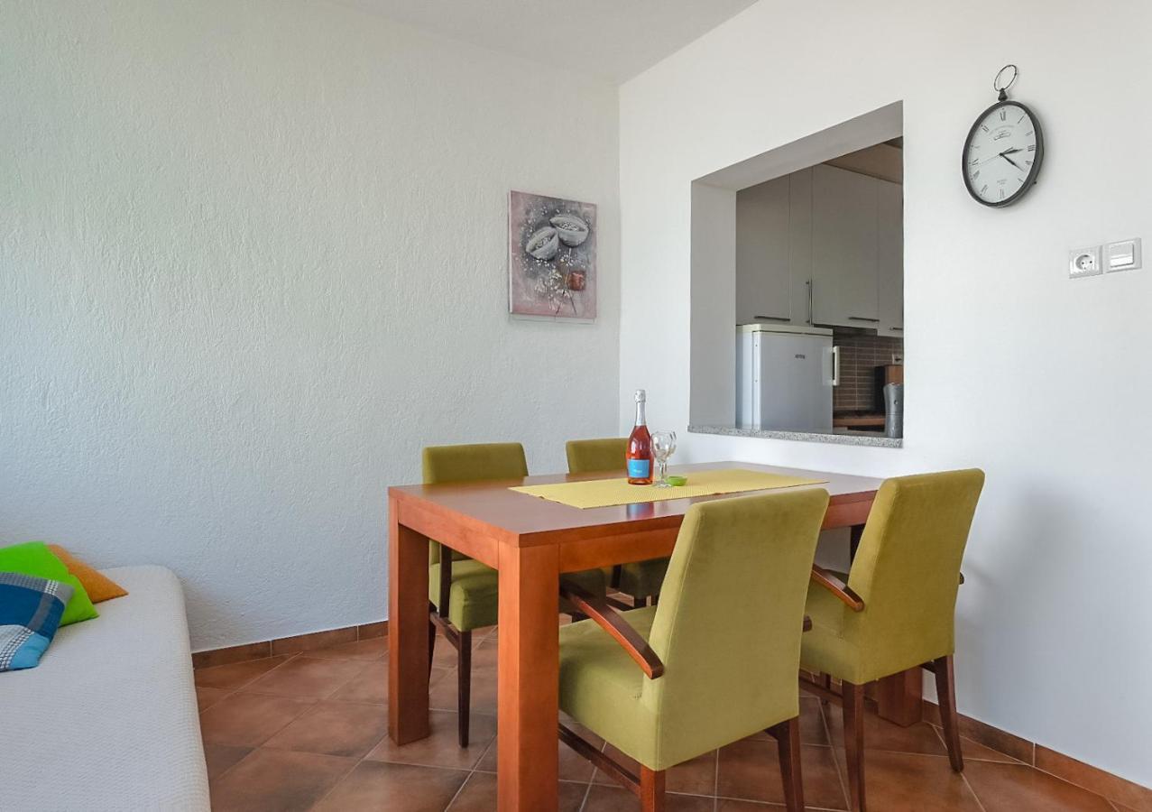 Apartmani Nina โรวีน ภายนอก รูปภาพ